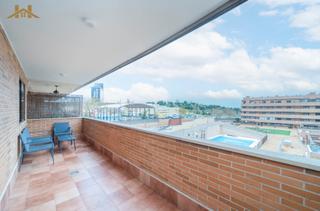 Etagenwohnung in Avenida de la dehesa 3