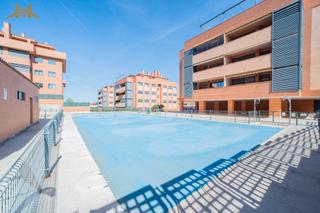 Etagenwohnung  Calle del pino silvestre 4. Piso de tres habitaciones con terraza