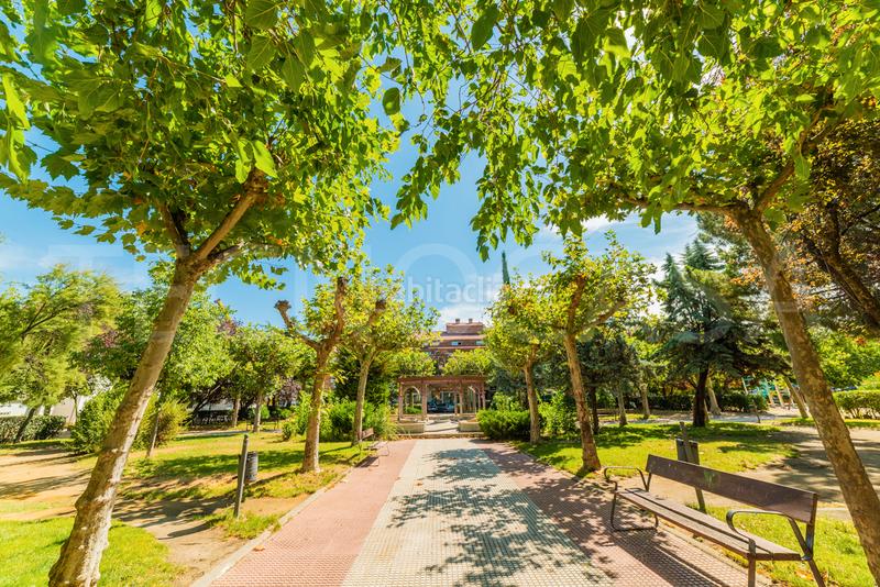 Foto a2d76769-d725-4368-a081-2a9429372a15. Pis a paseo de la estación 3 a Centro Navalcarnero