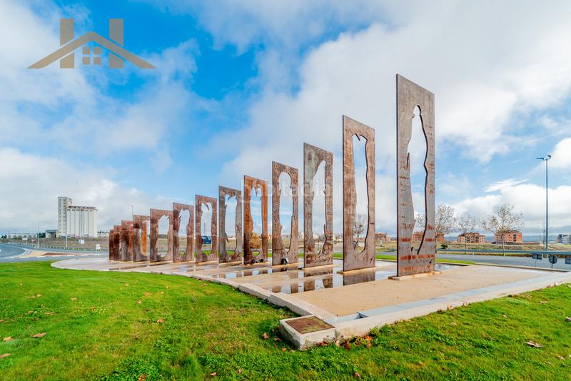 Foto 61e21183-981f-44d7-9aa9-bd42973a8c5c. Xalet amb xemeneia calefacció aparcament piscina a Navalcarnero