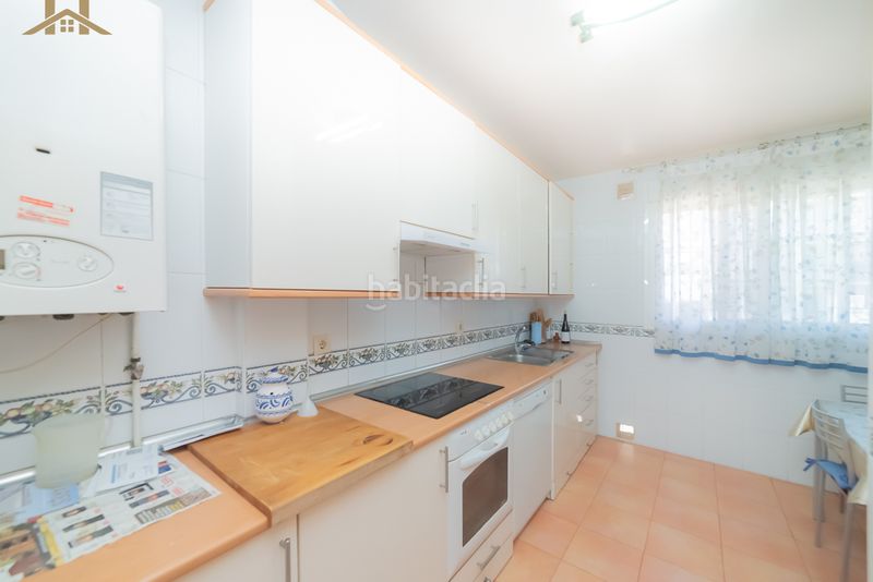 Foto 94f12318-89b1-4ce3-ab30-6de5f6cb0e44. Casa aparellada amb calefacció aparcament a Covadonga - Los Manzanos Navalcarnero