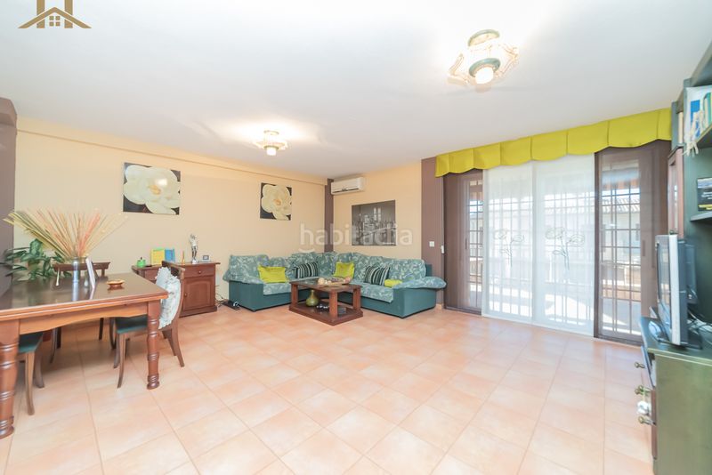Foto f2d26bc8-9084-414f-b7da-5dd1d6fd6f2e. Casa aparellada amb calefacció aparcament a Covadonga - Los Manzanos Navalcarnero