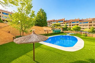 Appartamento  Avenida mari-martín 1. Exclusivo piso en una de las mejores urbanizaciones de la dehesa