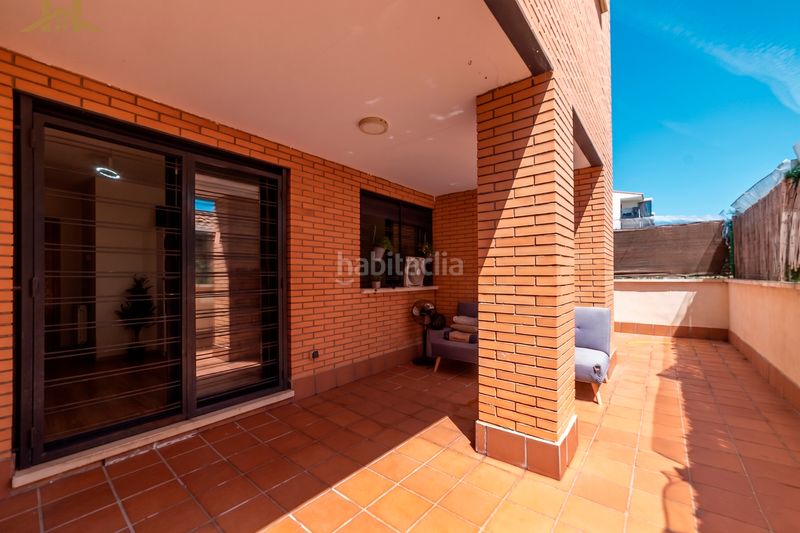 Foto a7815836-8f43-44e3-b7e3-99c09bb21b71. Piano terra in calle del arcángel gabriel 5 in La Dehesa - El Pinar Navalcarnero