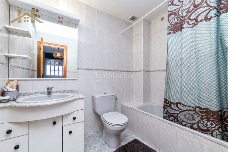 Foto 0a4cb936-9d27-40ff-a152-98c3ec29e25d. Casa a schiera in calle de miguel hernández 26 in Navalcarnero