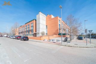 Loft en Calle pedrezuela 19. Estupendo loft dplex en ventorro del cano