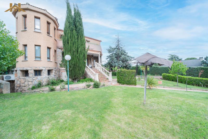 Foto 3a2c6184-3d0e-4832-b45d-79fa999e3858. Casa amb calefacció aparcament piscina a El Olivar de Mirabal Boadilla del Monte