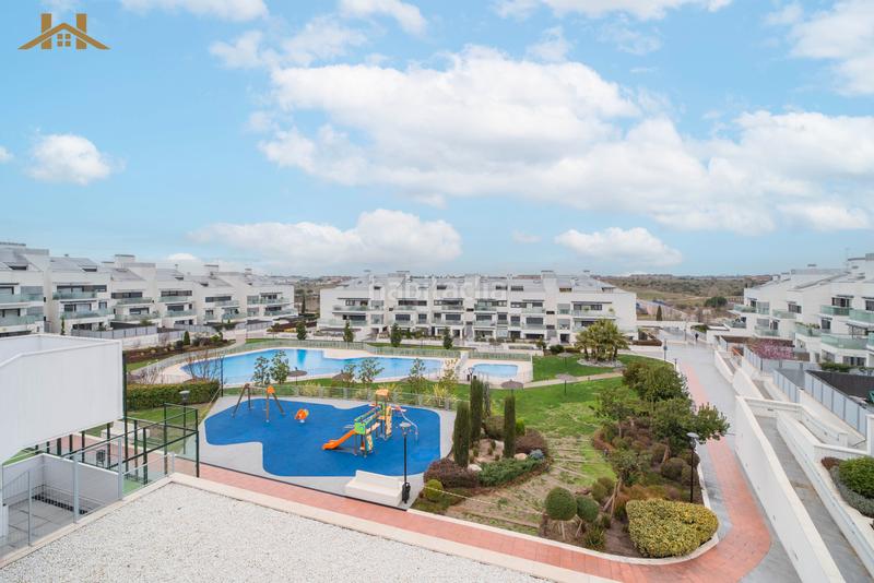 Foto 5891f7b7-5084-40ae-b6bc-d649f16d8f7e. Attique avec chauffage piscine dans Valdepastores-Las Encinas Boadilla del Monte