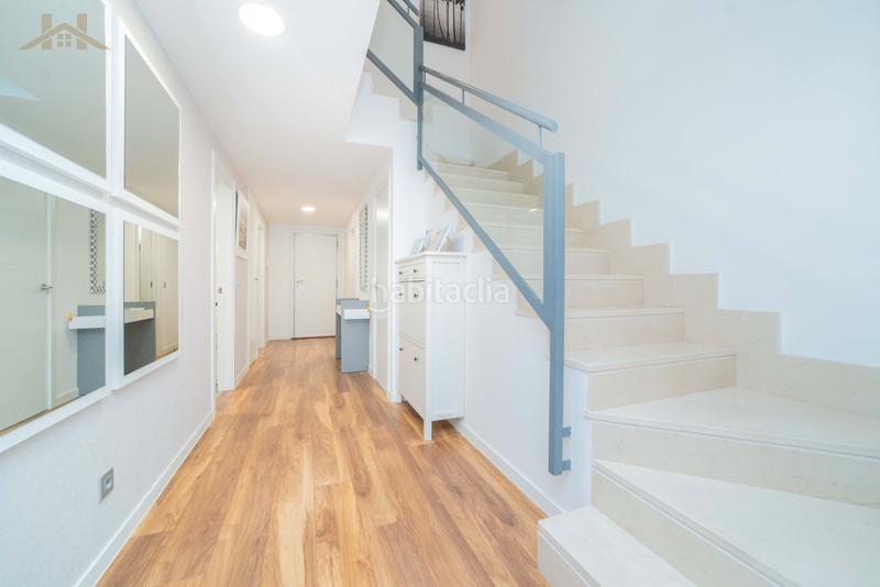 Foto 2389db40-5bf6-478c-8892-700307879bb6. Casa aparellada amb calefacció aparcament piscina a Boadilla del Monte