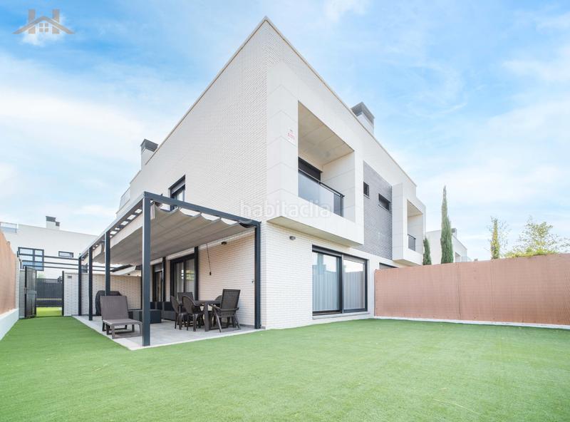Foto 1646f53f-785c-4528-bfc8-bd2045192bf1. Casa bifamiliare con riscaldamento parcheggio piscina in Boadilla del Monte