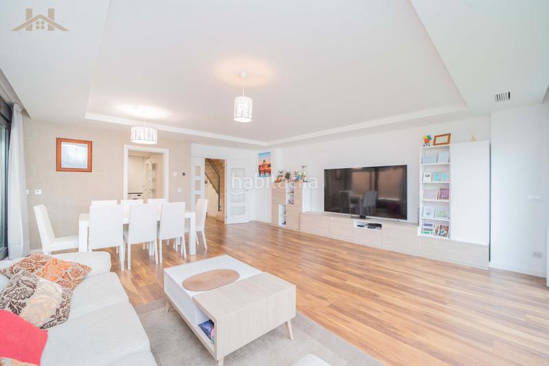 Foto 3419f48a-6037-472f-80e6-8a543c9a871c. Casa bifamiliare con riscaldamento parcheggio piscina in Boadilla del Monte