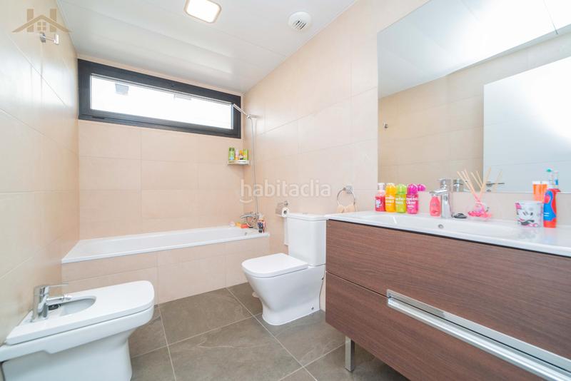 Foto 21d5b73c-5b9b-48f7-b709-9cd12ce3eb40. Towny house with heating parking pool in Valenoso Boadilla del Monte