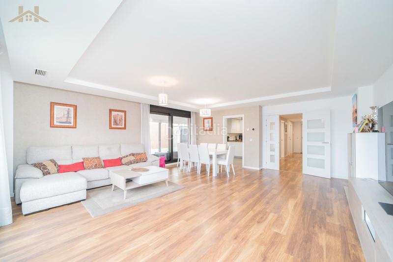 Foto 4633092c-2da4-406b-91bc-ecbb8c4c7632. Towny house with heating parking pool in Valenoso Boadilla del Monte