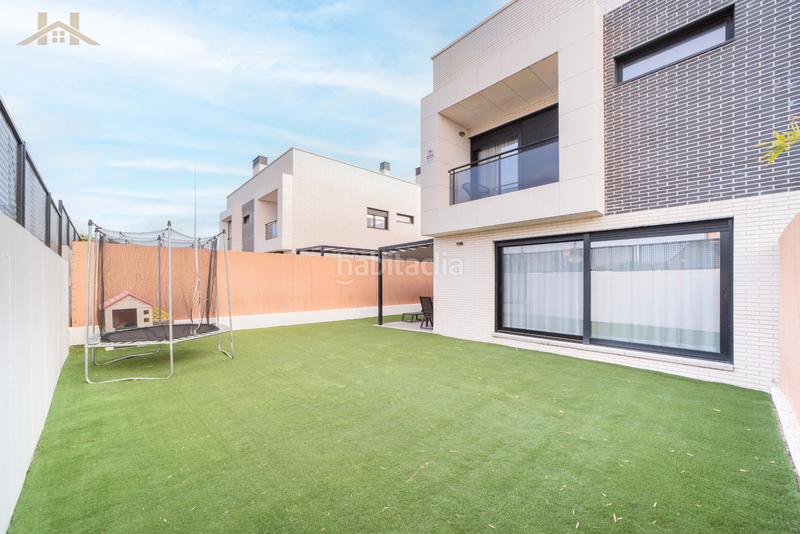 Foto e12213c7-3977-43fd-a86b-51d1e2ab5d41. Towny house with heating parking pool in Valenoso Boadilla del Monte