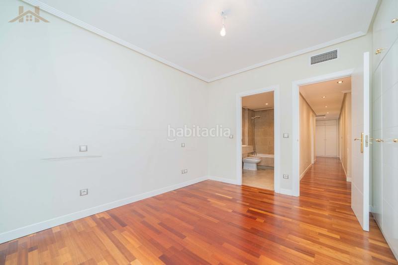 Foto 58a8f5ae-4a20-43e1-b5a2-5a62b36854ee. Planta baixa amb calefacció piscina a Sector B Boadilla del Monte