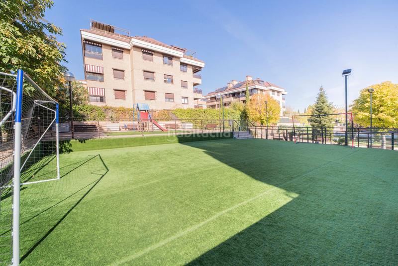 Foto a0ae538f-8b7c-4ca3-86ce-2e08e78cd72d. Planta baixa amb calefacció piscina a Sector B Boadilla del Monte