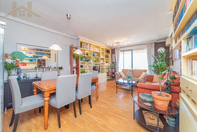 Foto 44b5379b-b48d-4287-b2ae-0282226f95d8. Pis amb calefacció aparcament piscina a Sector B Boadilla del Monte