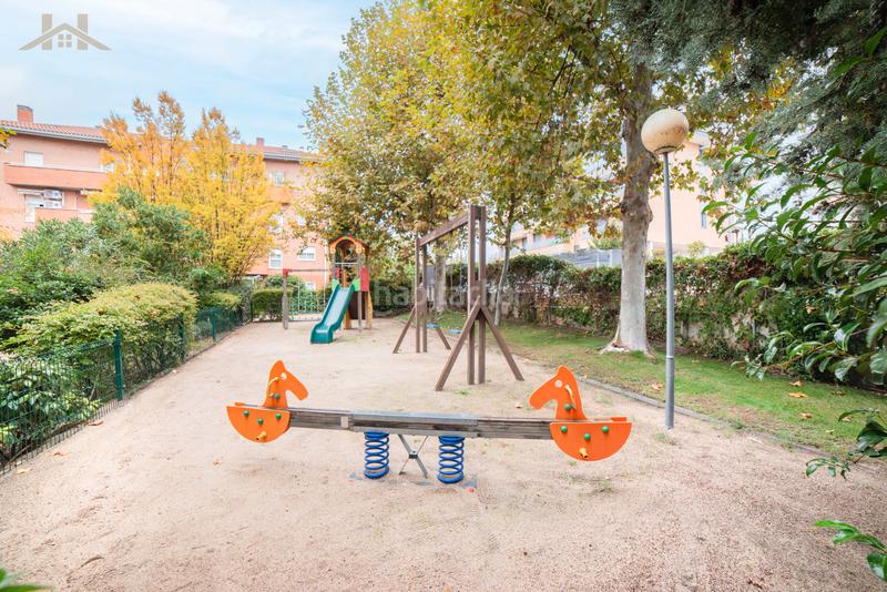 Foto 0a10fb80-acf6-478f-b4fd-a60672841b06. Pis amb calefacció piscina a Sector B Boadilla del Monte