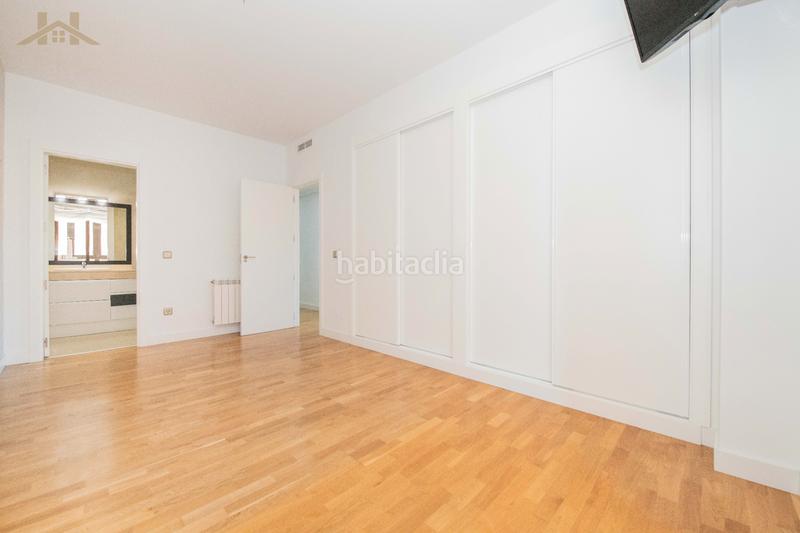 Foto c5976b45-633a-4e8a-a827-90bd57e7dfc8. Flat in avenida nuevo mundo 9 in Sector S Boadilla del Monte