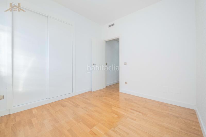 Foto c68653c6-af7f-49c9-b7b6-74021a601880. Pis a avenida nuevo mundo 9 a Sector S Boadilla del Monte