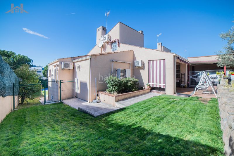 Foto 98b603c4-f686-4ff5-bfd5-f1ab1b79fb09. Casa aparellada a calle playa de suances 8d a Valdecabañas Boadilla del Monte