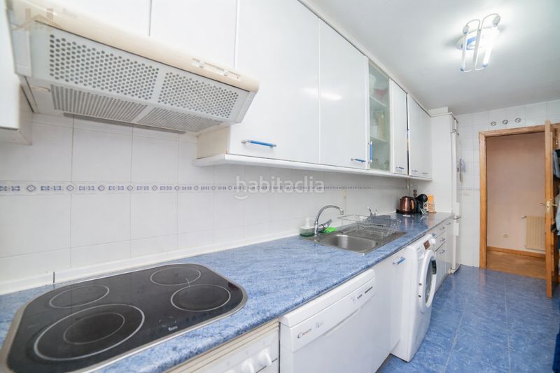 Foto 441fdf64-8767-4d3b-a455-4537217c3aa4. Pis amb calefacció aparcament piscina a Sector B Boadilla del Monte