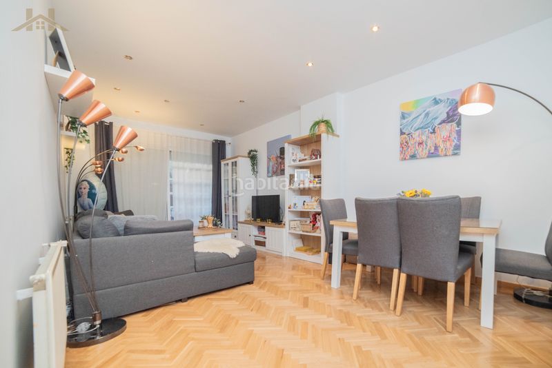 Foto 5b2d4777-4973-46b8-ba66-c8b1dc456309. Pis amb calefacció aparcament piscina a Sector B Boadilla del Monte