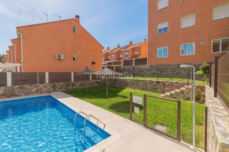 Foto 650b1e06-1a5a-430d-ba2d-0ee7a9a0ca7f. Pis amb calefacció aparcament piscina a Sector B Boadilla del Monte