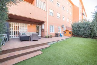 Pis  Calle secundino zuazo. Excelente bajo con jardín de 120m2