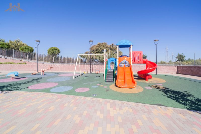 Foto 09b8209b-e7fe-4474-996a-b0d646ab5426. Chalet con riscaldamento parcheggio piscina in Cortijo sur Boadilla del Monte