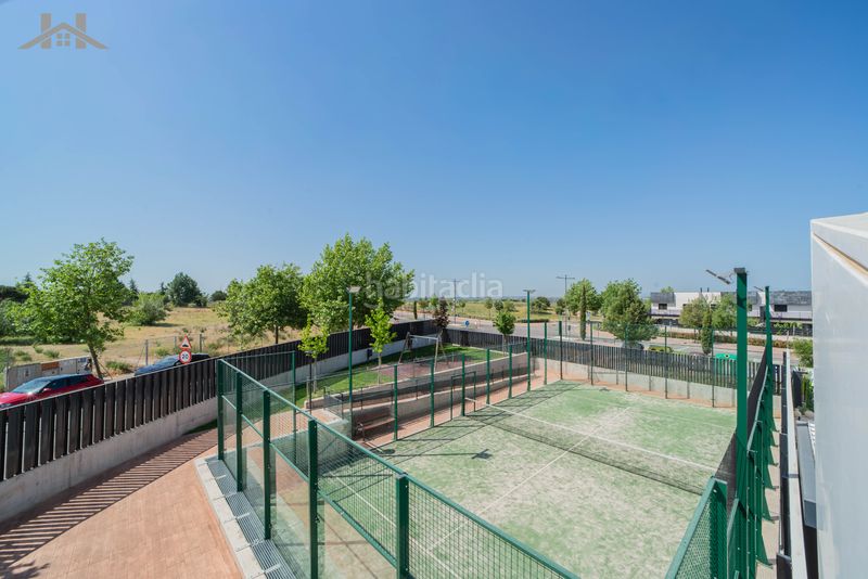 Foto 9cce4542-53ca-4696-9360-6197bafa47eb. Casa amb xemeneia calefacció aparcament piscina a Boadilla del Monte