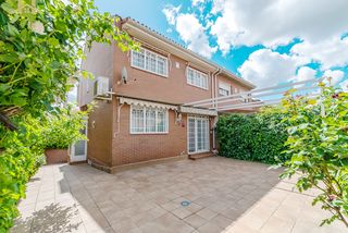Casa pareada  Avenida de la condesa de chinchón. Chalet pareado en venta en avenida de la condesa de chinchón