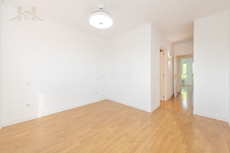 Foto f6e52e1f-d4af-4b26-8c43-4d334b0fcb25. Flat with heating parking pool in Sector B Boadilla del Monte