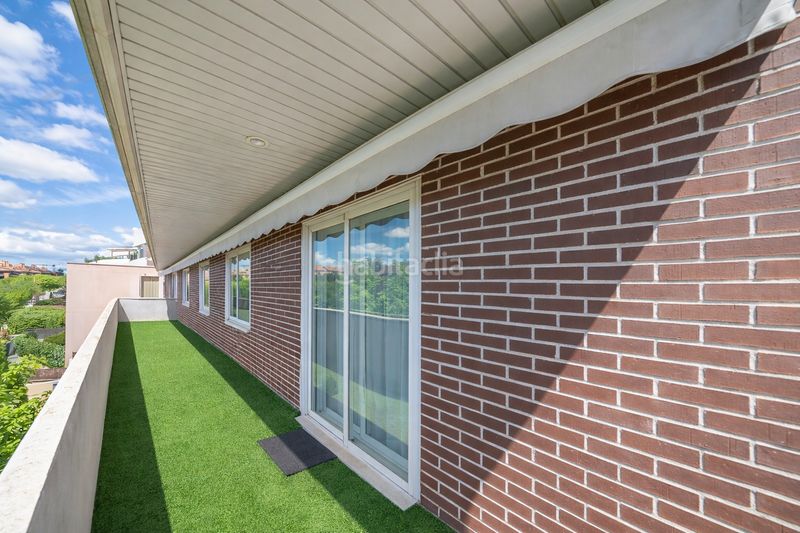 Foto 569d5cd1-afd1-40ac-a6ee-7e7b11b9b999. Flat with heating pool in Sector B Boadilla del Monte