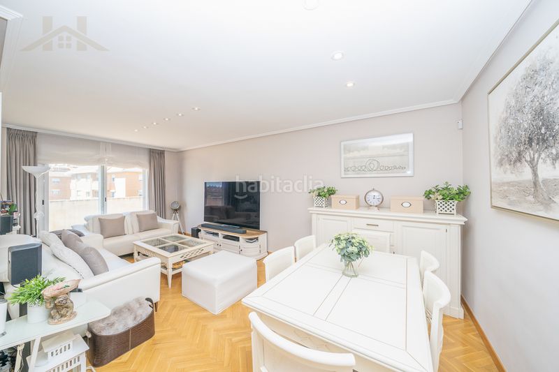 Foto 76fdb350-9051-4234-b380-69bd1282441d. Flat with heating pool in Sector B Boadilla del Monte