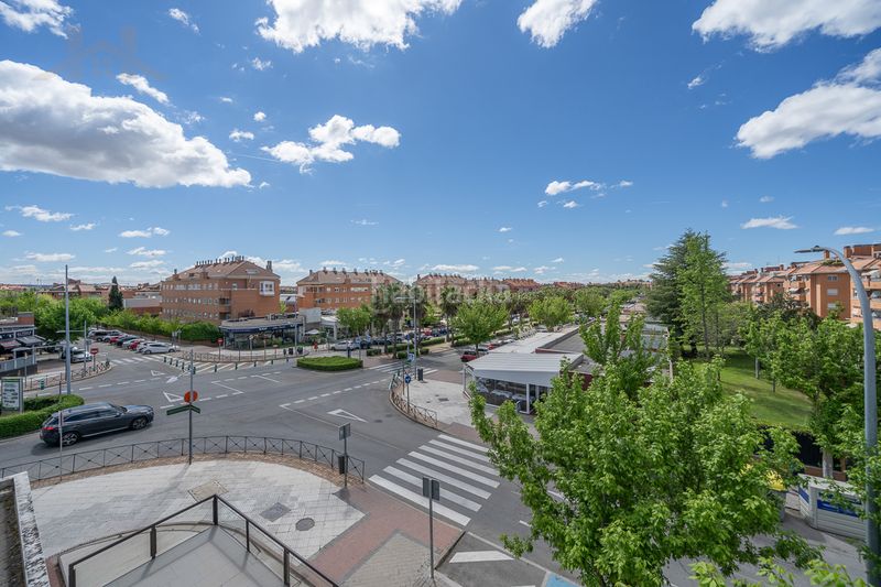 Foto 78d250a8-6991-4c93-9692-046fa4257c37. Flat with heating pool in Sector B Boadilla del Monte