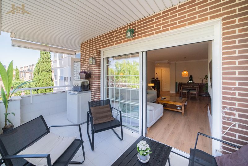 Foto bc2c1f72-c345-416d-8fb7-63063d9defe7. Flat with heating parking pool in Sector B Boadilla del Monte