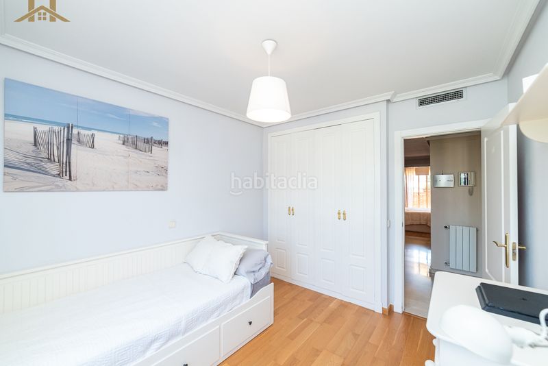Foto 65f3e526-5fbc-4352-9414-cf3bd2bfe3dd. Casa adossada amb xemeneia calefacció aparcament piscina a Boadilla del Monte