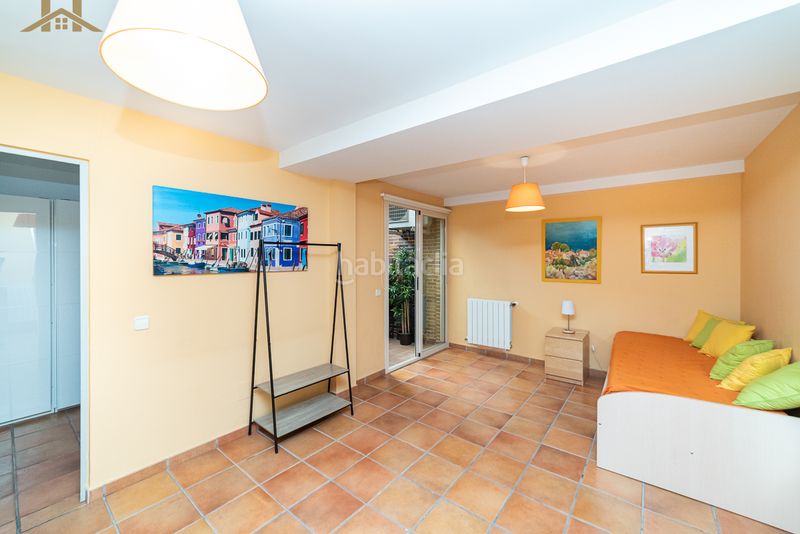 Foto e5800fee-677c-4229-840e-7d0f2a96e696. Casa adossada amb xemeneia calefacció aparcament piscina a Boadilla del Monte