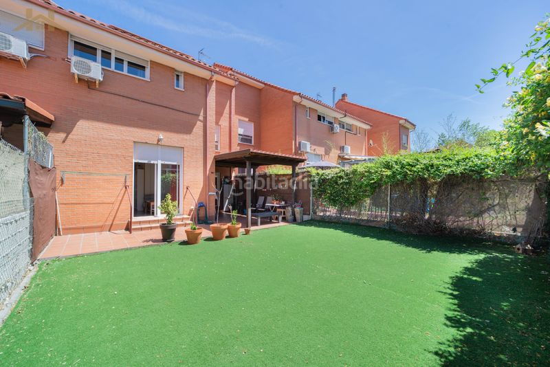 Foto acb6f04a-f39f-45bc-8671-d5a9d7c68e40. Casa adossada a calle juana i 7 a Sector S Boadilla del Monte