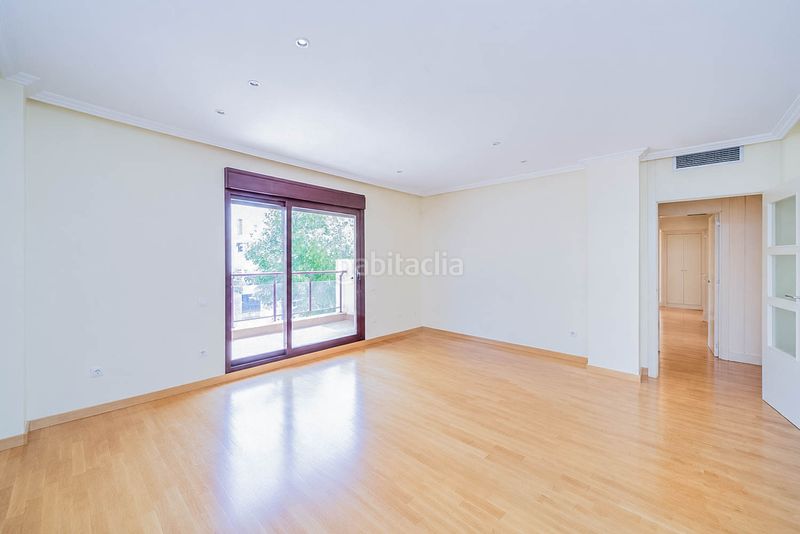 Foto 44c3c046-9708-400b-a0ae-81c77c61c87b. Flat with heating pool in Viñas Viejas Boadilla del Monte