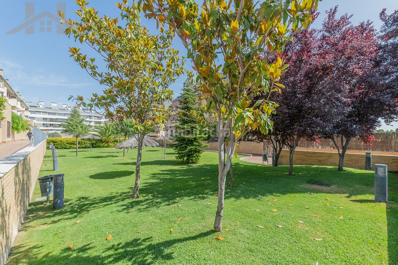 Foto 150a12df-5ce1-4fb3-8ed9-8006d7ad50b2. Àtic amb calefacció aparcament piscina a Viñas Viejas Boadilla del Monte