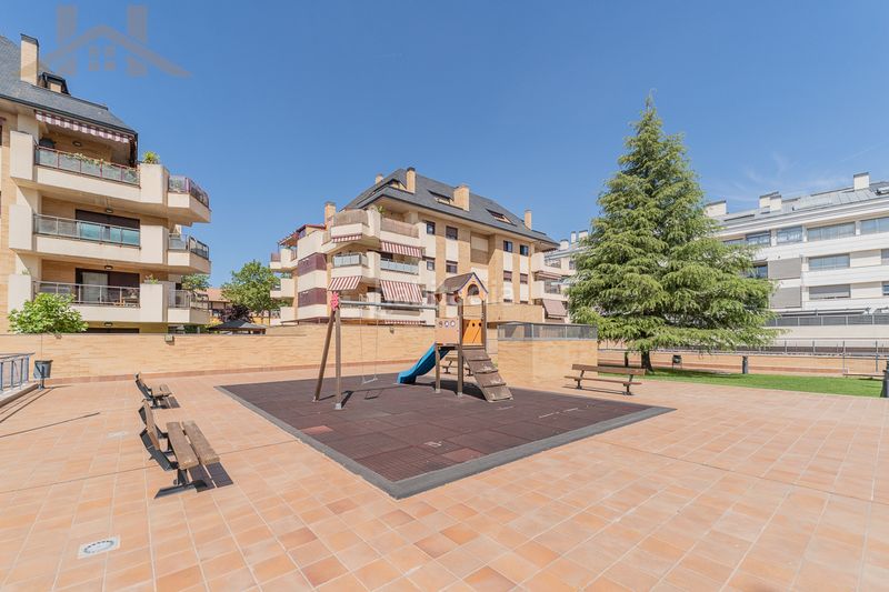 Foto 455736c3-f7a2-41e7-ba5d-a36a5c09e821. Ático en Viñas Viejas Boadilla del Monte