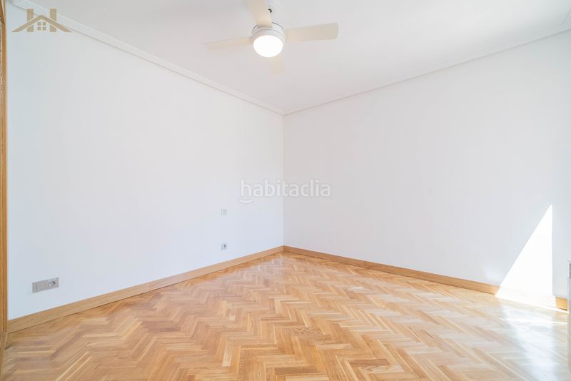 Foto 01525776-3fdf-4405-9c76-9199462398e1. Rent duplex with heating parking pool in Sector B Boadilla del Monte
