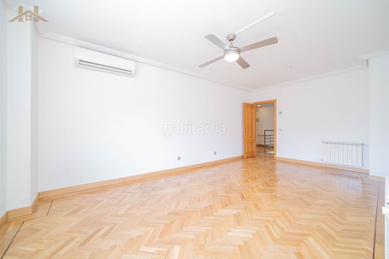 Foto 3344427a-f7c6-484f-9661-de05849f532b. Rent duplex with heating parking pool in Sector B Boadilla del Monte