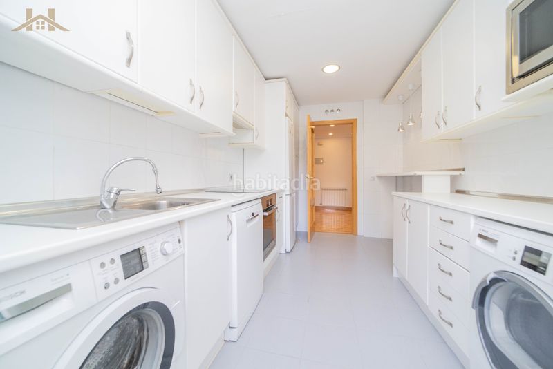 Foto 4afd1159-11ac-44f6-8bd3-ef65b9a74fb5. Rent duplex with heating parking pool in Sector B Boadilla del Monte