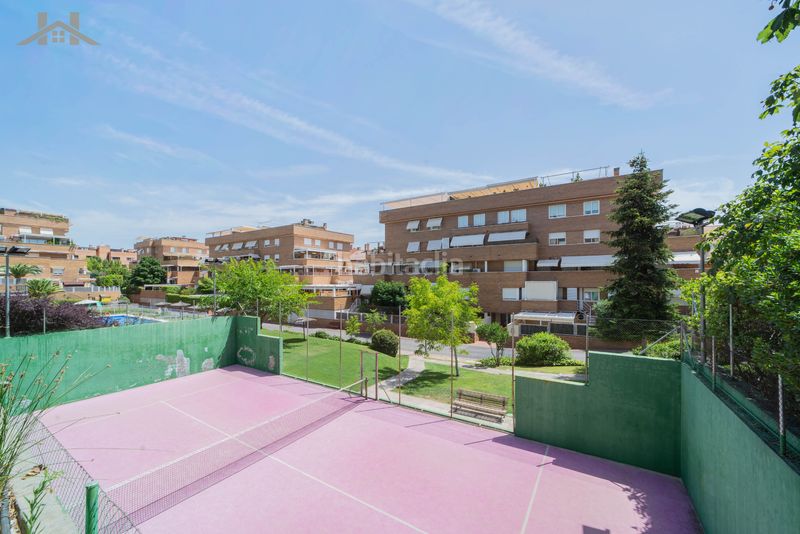 Foto 4f0a8e40-18ce-4d8b-8033-a19343938783. Rent duplex with heating parking pool in Sector B Boadilla del Monte