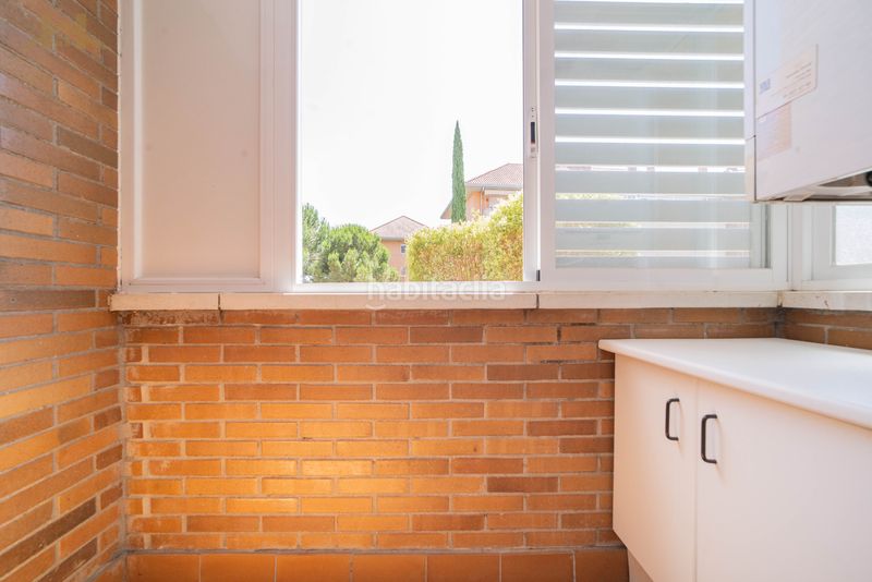 Foto b8f3eebb-cee1-488c-b23f-a833cabb5ca1. Rent duplex with heating parking pool in Sector B Boadilla del Monte