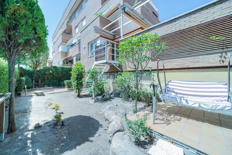 Foto d147a163-b807-4250-a962-f73ca7fa085a. Rent duplex with heating parking pool in Sector B Boadilla del Monte