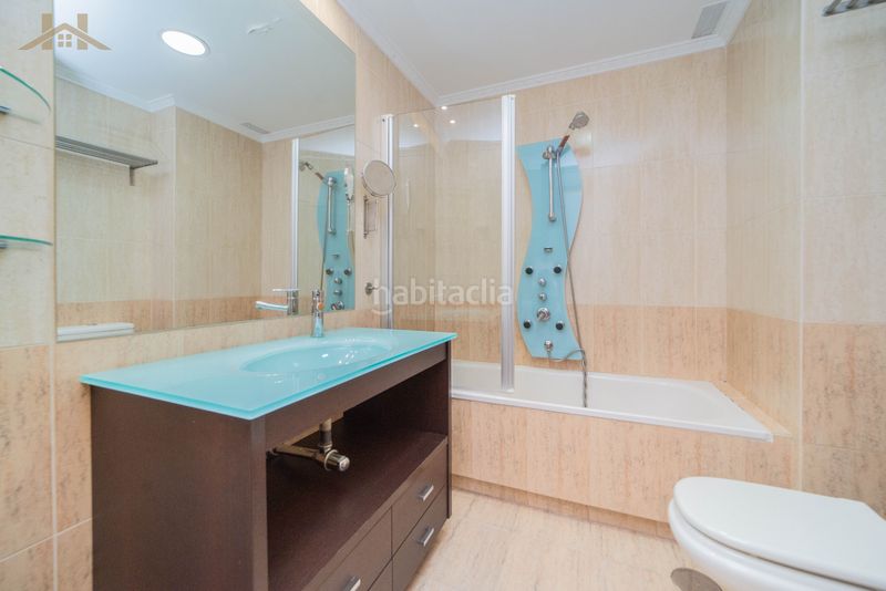 Foto d5252fac-24b5-46b8-abc0-c84016b63353. Rent duplex with heating parking pool in Sector B Boadilla del Monte